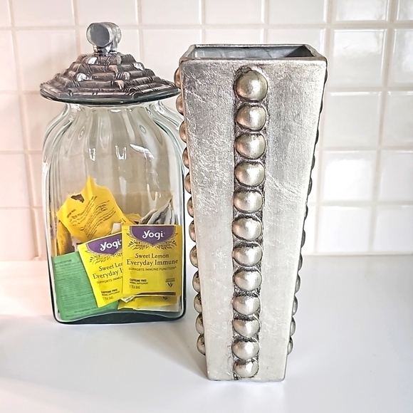 VINTAGE Unique Modern Heavy Silver Decorative Vase. Measures 12" x 4" - Picture 4 of 9